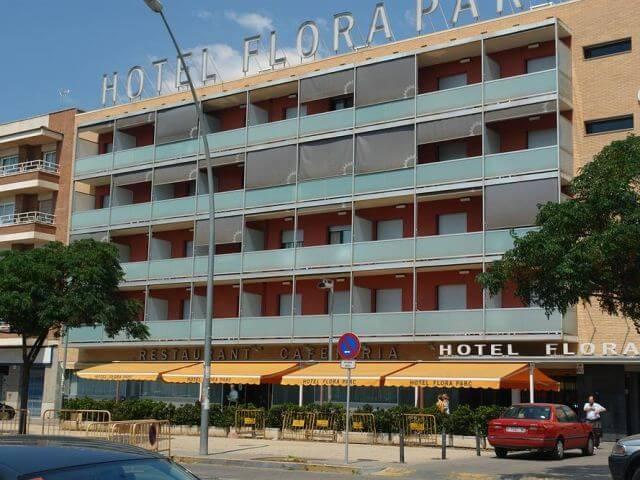 Hotel Flora Parc Castelldefels Ngoại thất bức ảnh