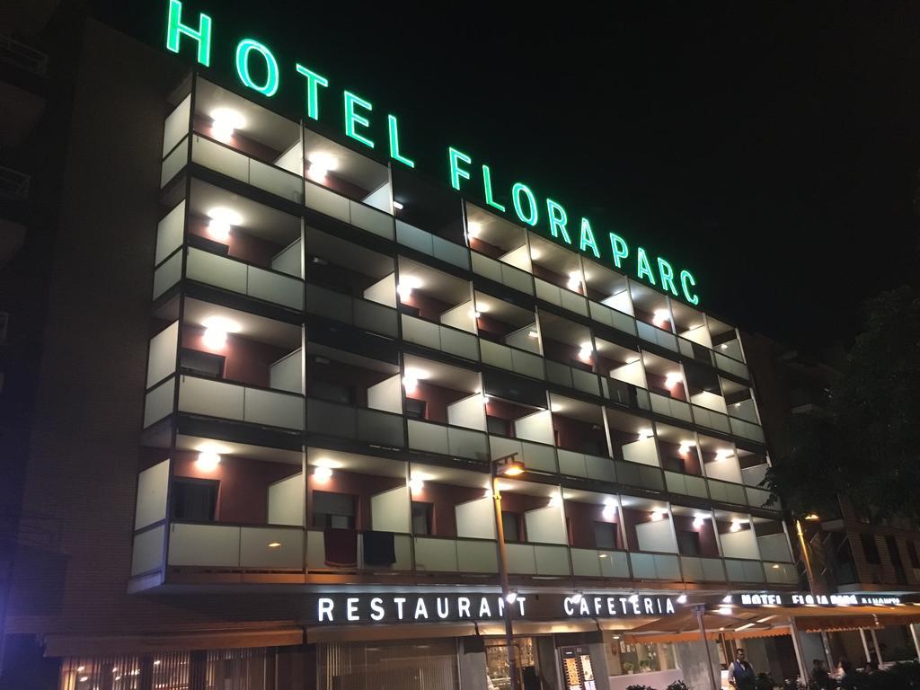 Hotel Flora Parc Castelldefels Ngoại thất bức ảnh