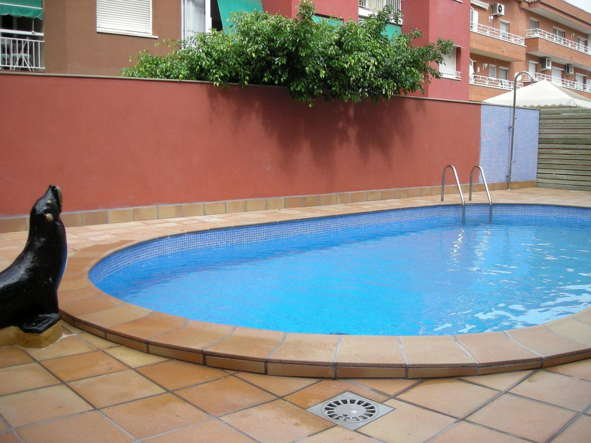 Hotel Flora Parc Castelldefels Ngoại thất bức ảnh