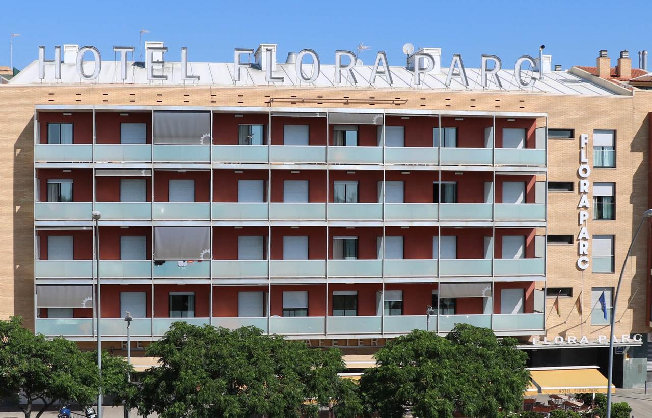 Hotel Flora Parc Castelldefels Ngoại thất bức ảnh